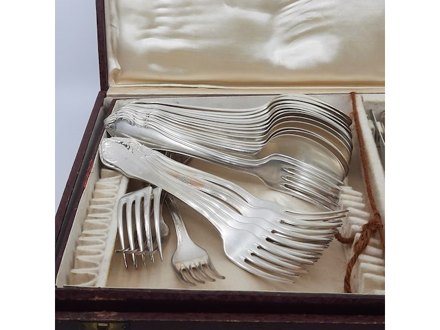 Casette met verzilverd bestek - afbeelding 4 van  11