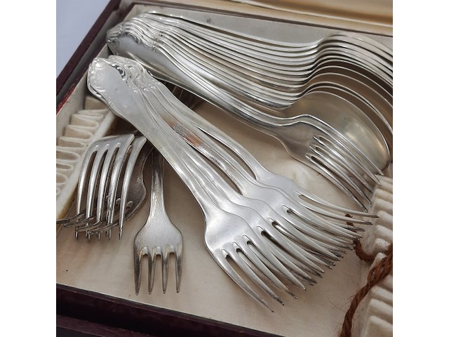 Casette met verzilverd bestek - afbeelding 6 van  11