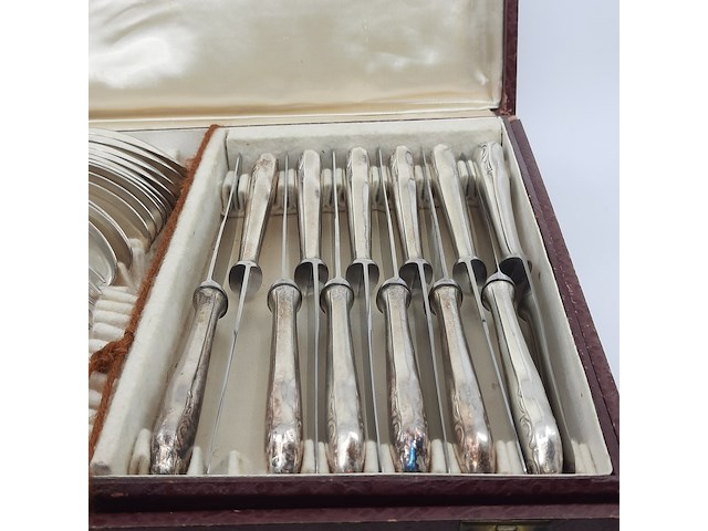 Casette met verzilverd bestek - afbeelding 8 van  11