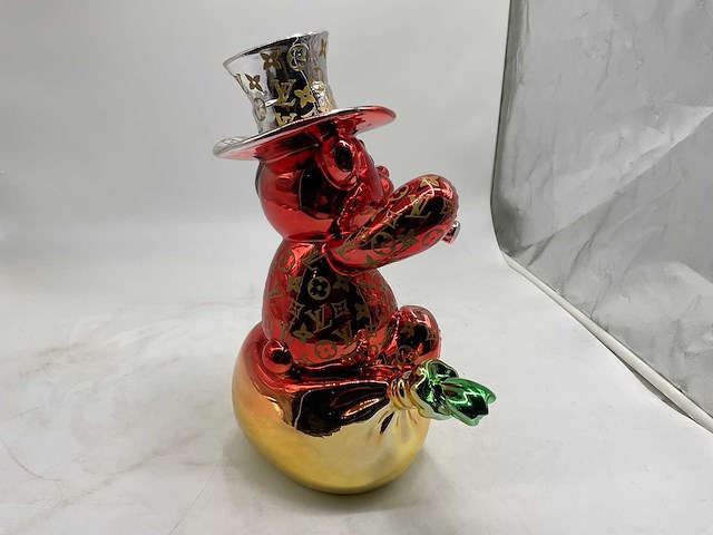 Cash bear sculptuur - afbeelding 8 van  9