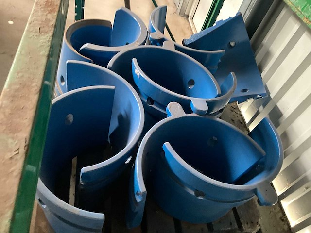 Casing slips (slipsegmenten) voor boorinstallatie (5x) "casing bushings" - afbeelding 3 van  3
