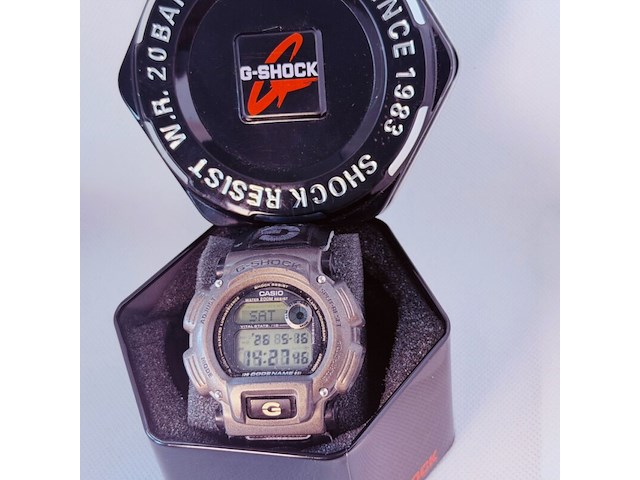 Casio g-shock met doos en originele band - afbeelding 2 van  8