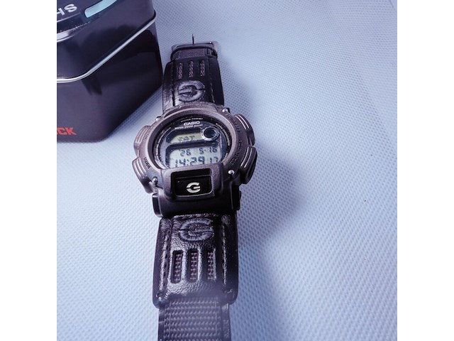 Casio g-shock met doos en originele band - afbeelding 3 van  8