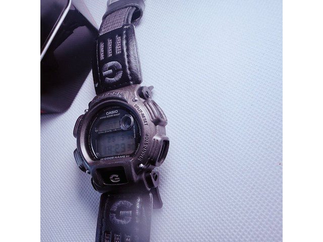 Casio g-shock met doos en originele band - afbeelding 4 van  8
