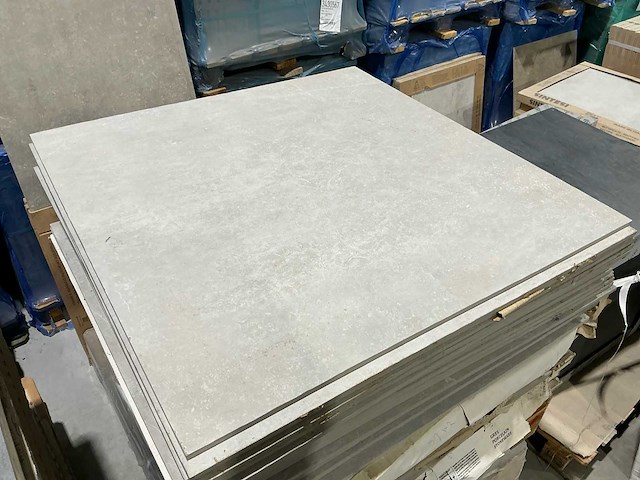 Caste vetro tebe grigio 800x800mm vloertegel 42m² - afbeelding 1 van  9