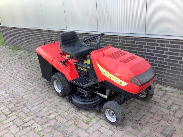 Castelgarden twin-cut zitmaaier - afbeelding 1 van  7