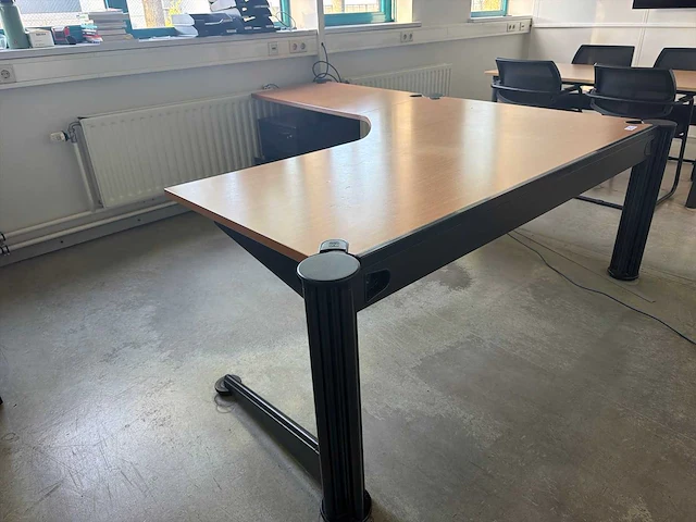 Castelli hoekbureau - afbeelding 1 van  7