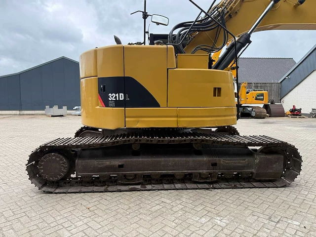 Cat - 2011 - 321dclr - rupsgraafmachine - afbeelding 18 van  20