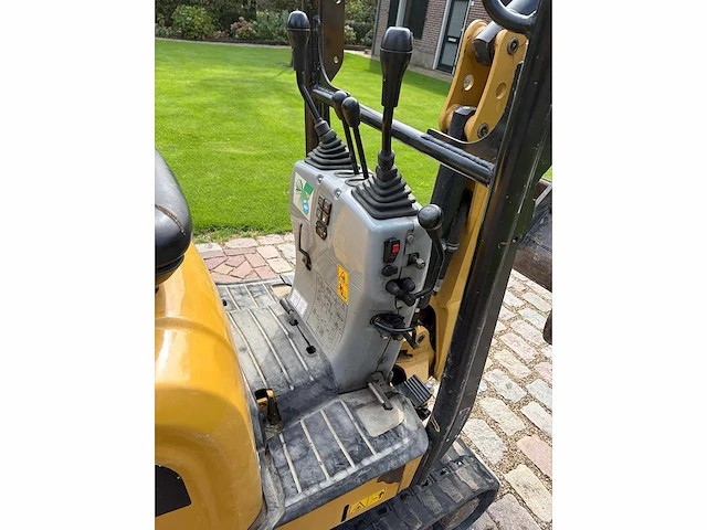 Cat - 2015 - 300.9d - minigraafmachine - afbeelding 3 van  11