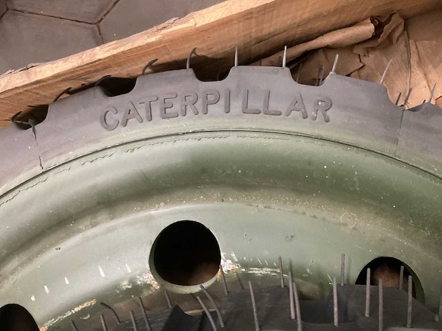 Cat 1r-1189 caterpiller wheel (2x) - afbeelding 1 van  5