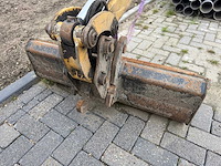 Cat 301.7 d minigraafmachine giek met slotenbak - afbeelding 4 van  5
