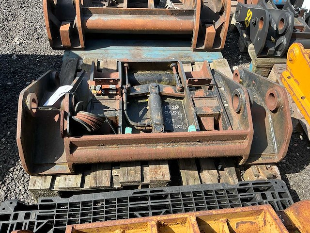 Cat 928 snelwissel shovel - afbeelding 2 van  4