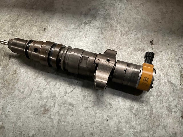 Cat fuel injector - afbeelding 2 van  2