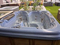 Catalina jacuzzi - afbeelding 1 van  7