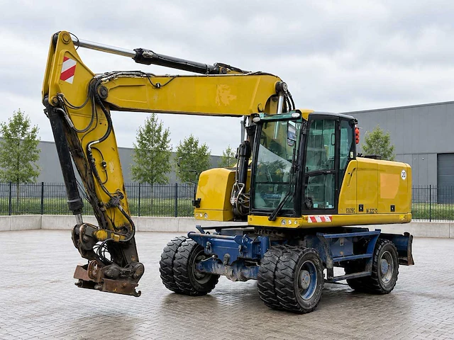 Caterpillar - 2018 - m322f - banden graafmachine - afbeelding 1 van  30