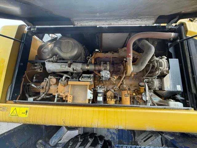 Caterpillar - 2018 - m322f - banden graafmachine - afbeelding 16 van  30