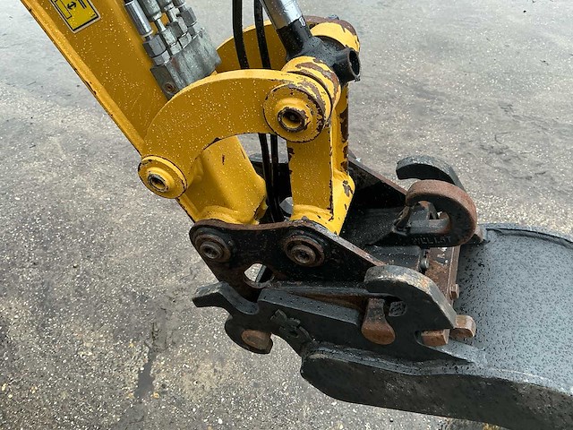 Caterpillar - 2019 - 301.8 - minigraafmachine - afbeelding 4 van  23