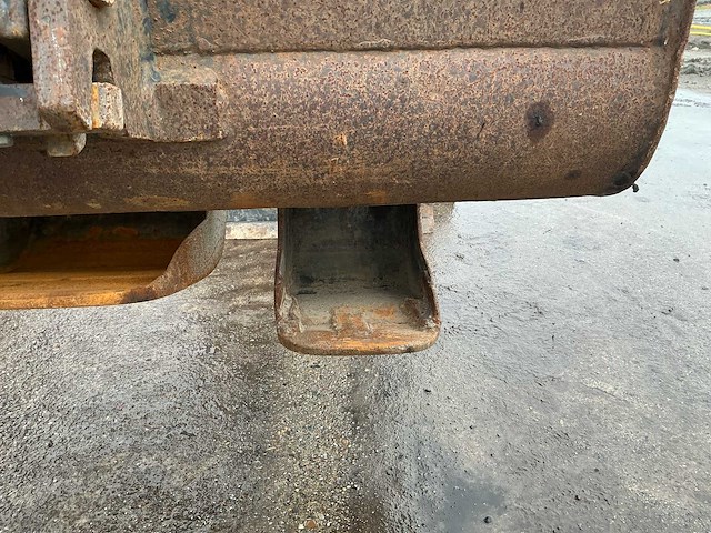 Caterpillar - 2023 - 301.6 - minigraafmachine - afbeelding 1 van  16