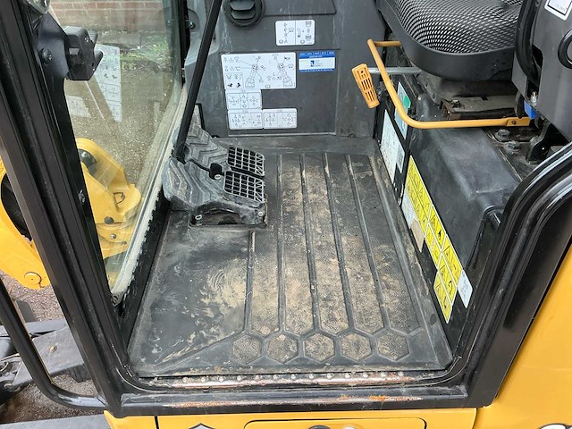 Caterpillar - 2023 - 301.6 - minigraafmachine - afbeelding 10 van  16