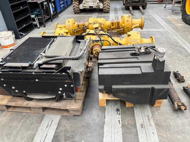 Caterpillar - 938m assen met toebehoren - shovel en wiellader onderdelen - afbeelding 3 van  5