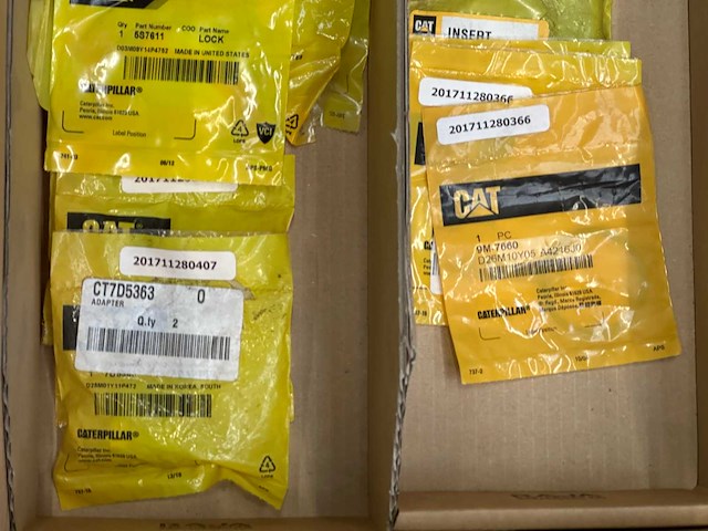 Caterpillar - partij onderdelen - pakkingen & adapters & moeren & service-onderdelen & diverse - afbeelding 11 van  12
