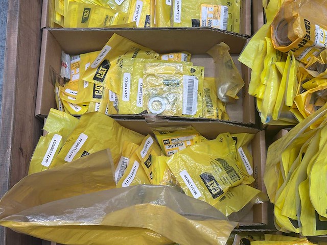 Caterpillar - partij reserveonderdelen - afbeelding 10 van  10