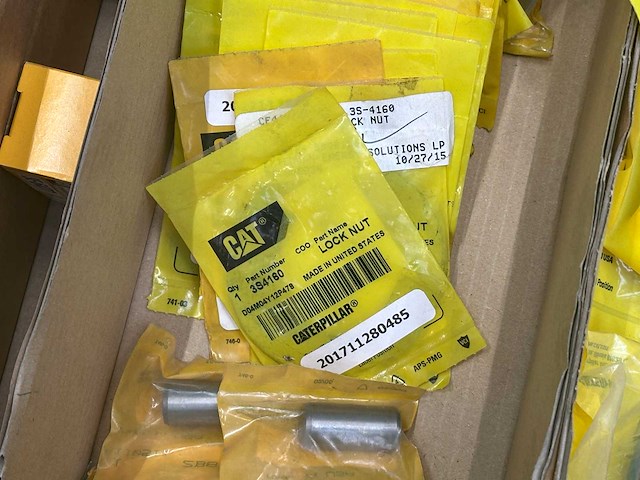 Caterpillar - partij reserveonderdelen - afbeelding 6 van  10