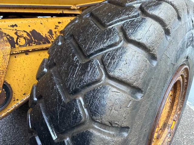 Caterpillar 725 dumper truck - afbeelding 4 van  28
