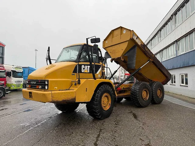 Caterpillar 725 dumper truck - afbeelding 9 van  28