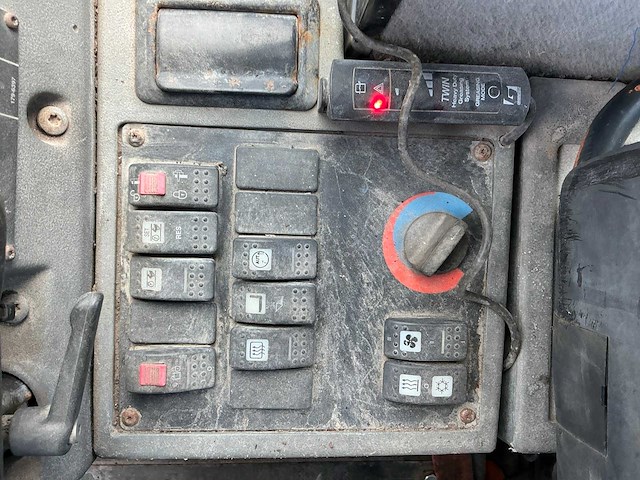 Caterpillar 924g shovel - afbeelding 36 van  50
