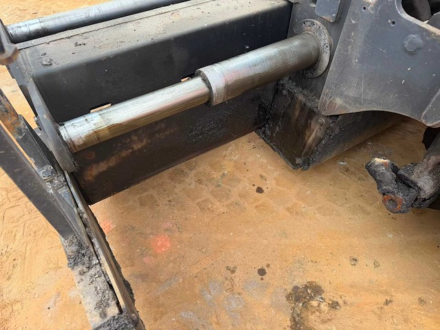 Caterpillar ap300 asfalteermachine - afbeelding 2 van  16