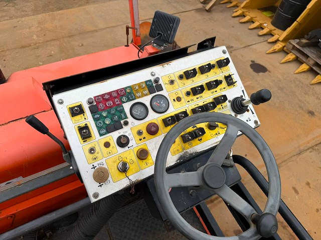 Caterpillar ap300 asfalteermachine - afbeelding 4 van  16