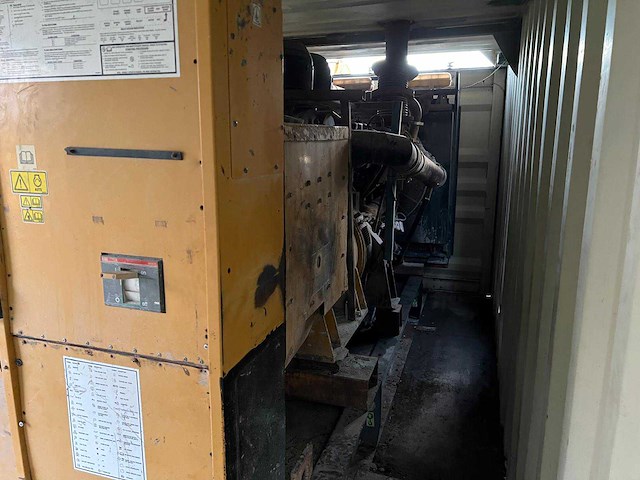 Caterpillar c18 650 kva noodstroomaggregaat - afbeelding 4 van  7