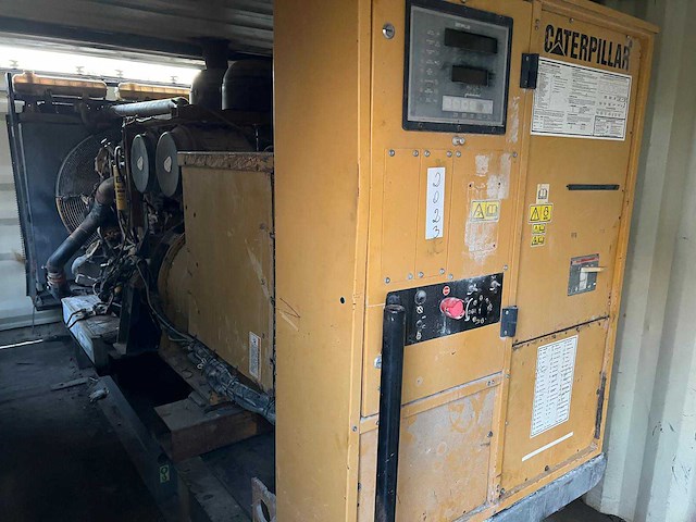 Caterpillar c18 650 kva noodstroomaggregaat - afbeelding 3 van  7