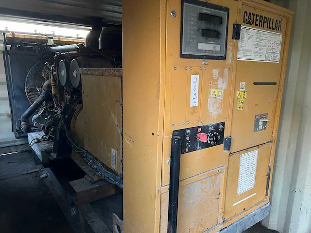 Caterpillar c18 650 kva noodstroomaggregaat - afbeelding 3 van  7