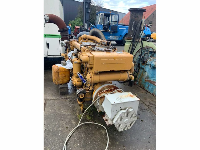Caterpillar d343 dieselmotor met 30 kva generator - afbeelding 12 van  15