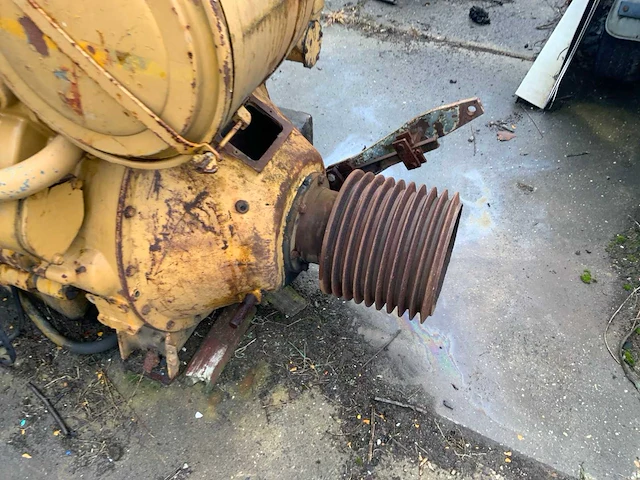 Caterpillar d343 dieselmotor met 30 kva generator - afbeelding 3 van  13