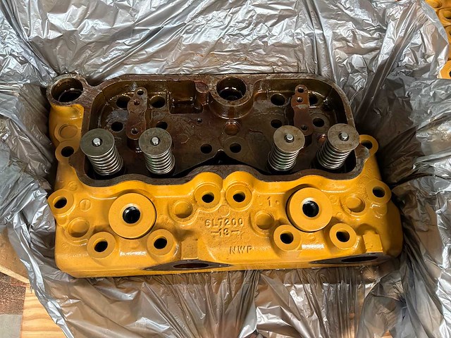 Caterpillar d398 cilinderkop (8x) - afbeelding 2 van  7