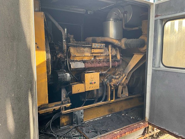Caterpillar dubbele generator in geluidgedemte container - afbeelding 27 van  28