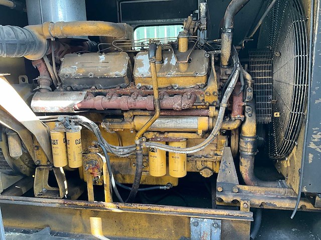 Caterpillar dubbele generator in geluidgedemte container - afbeelding 2 van  28