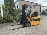 Caterpillar f30 vorkheftruck - afbeelding 1 van  13
