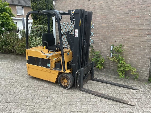 Caterpillar f30 vorkheftruck - afbeelding 6 van  13