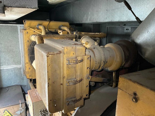 Caterpillar generator opstelling in container - afbeelding 4 van  13
