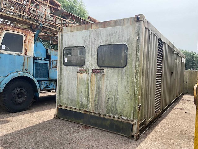 Caterpillar generator opstelling in container - afbeelding 6 van  13
