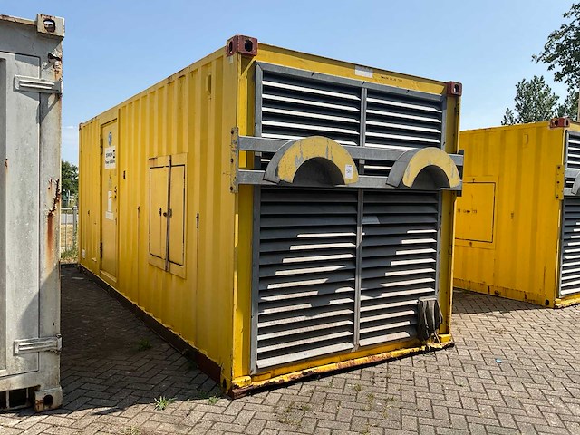 Caterpillar generator opstelling in container - afbeelding 9 van  16