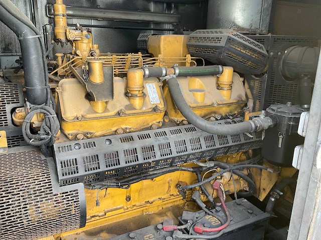 Caterpillar generator opstelling in container - afbeelding 10 van  16