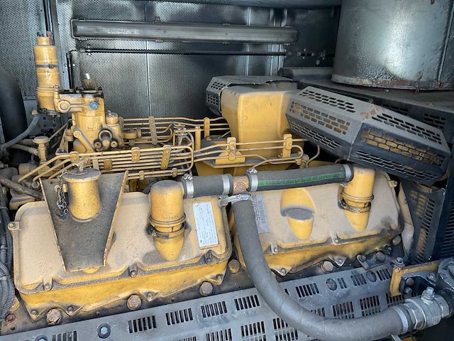 Caterpillar generator opstelling in container - afbeelding 11 van  16