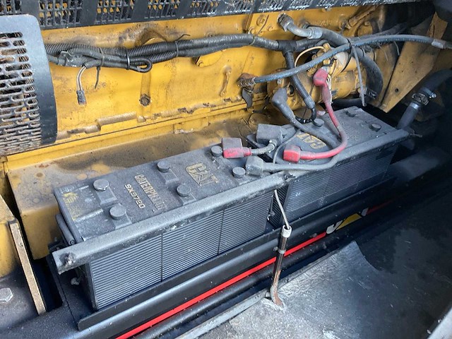 Caterpillar generator opstelling in container - afbeelding 14 van  16