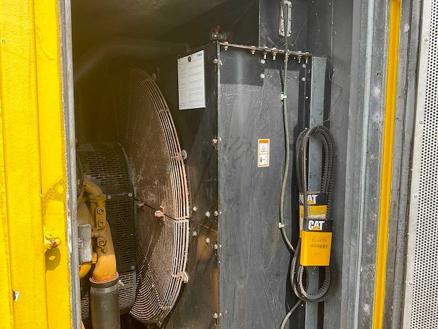Caterpillar generator opstelling in container - afbeelding 6 van  17