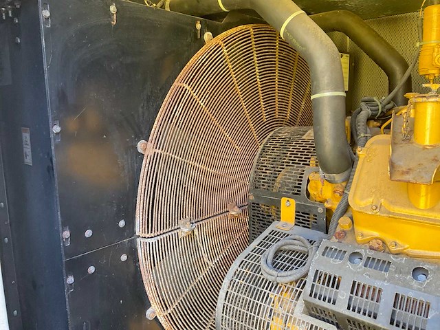 Caterpillar generator opstelling in container - afbeelding 7 van  17